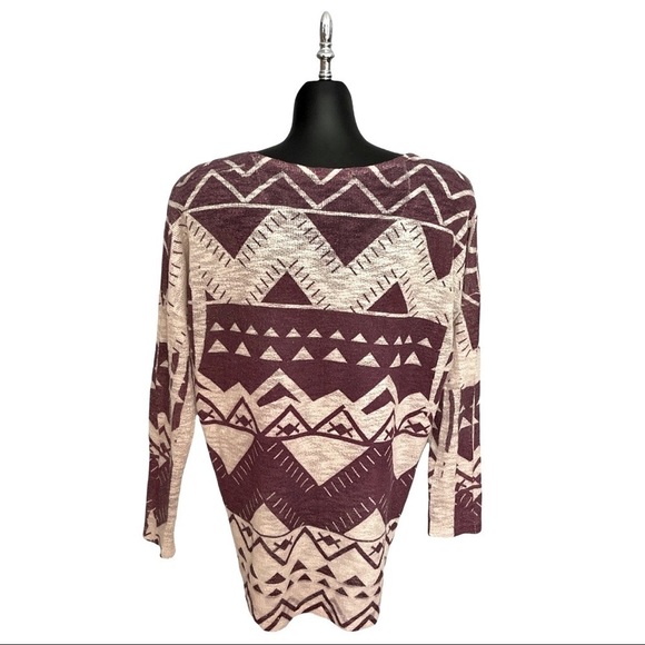 Women’s Ginger G Geometric Aztec Large Soft Knit Sweater - Picture 4 of 4